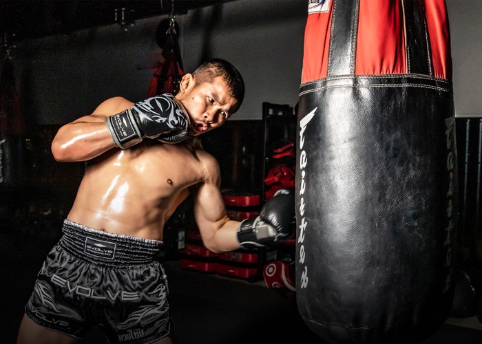 Muay Thai Pad Work & Drills: The Ultimate 2025 Training Plan